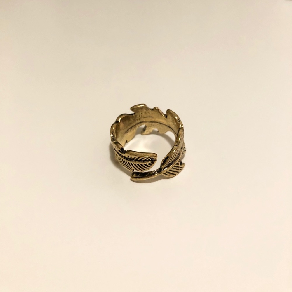 Gold feather ring - Picture 4 of 5